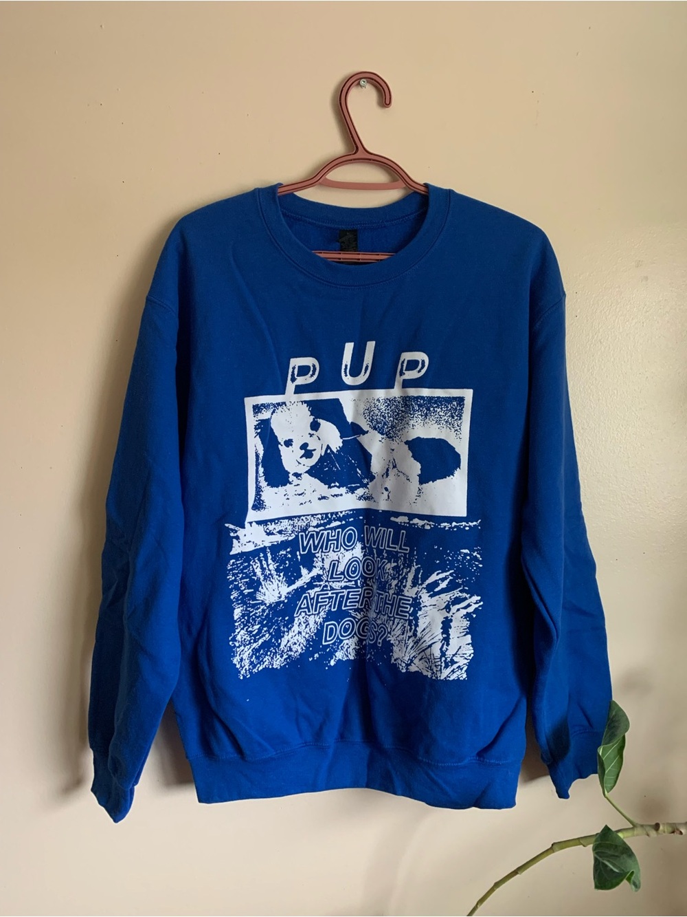 NWOT PUP WHO WILL LOOK AFTER THE DOGS TOUR MERCH